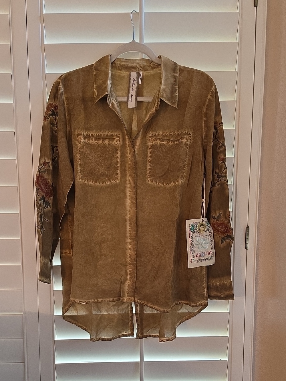 NWT Aratta Silent Journey Embroidered Olive Green Button-Front Shirt Small